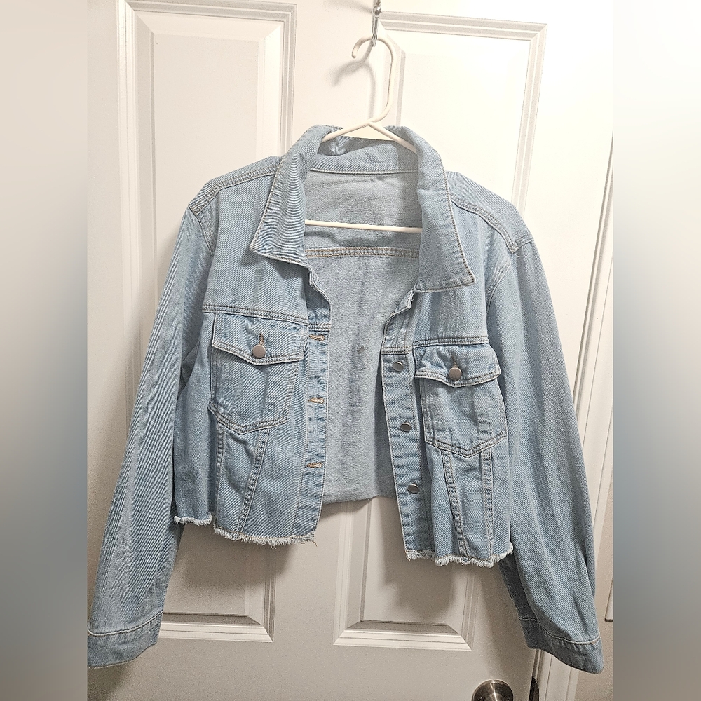 SHEIN Cropped Light Blue Denim Jacket